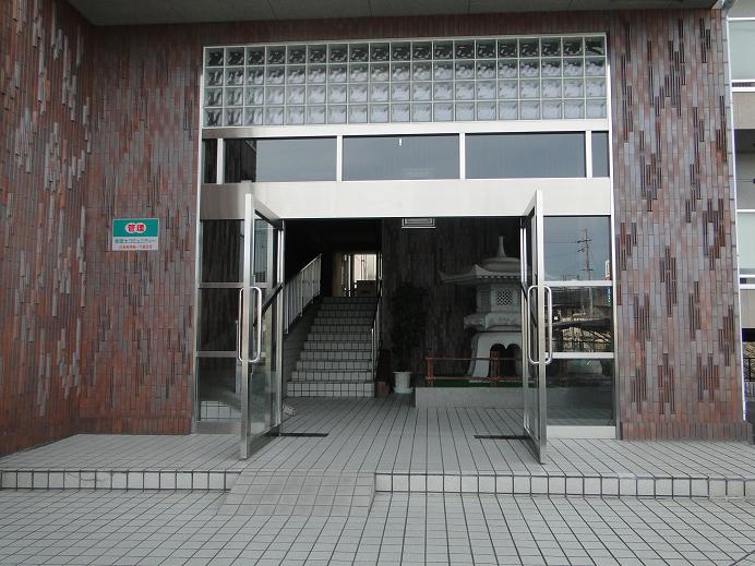 Entrance. Luxurious entrance, Is a property unique that have been completed during the bubble period!