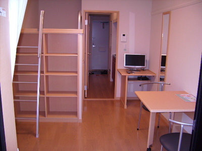 Living and room. Side of the bed has become a shelf, Such as books and accessories can be a lot of storage