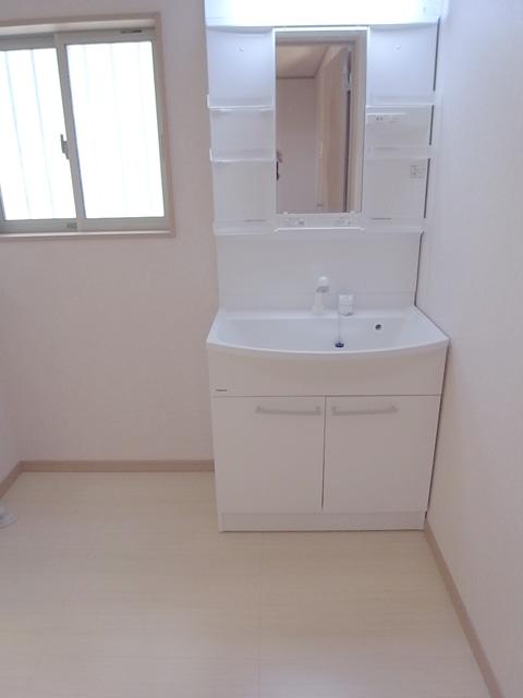 Wash basin, toilet