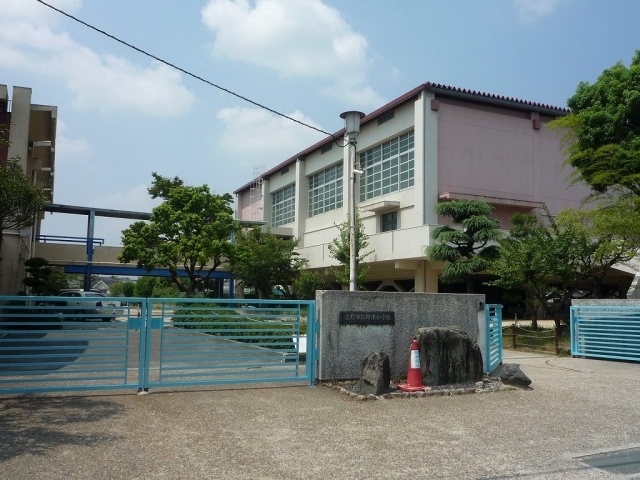 Primary school. Kozu up to elementary school (elementary school) 1025m