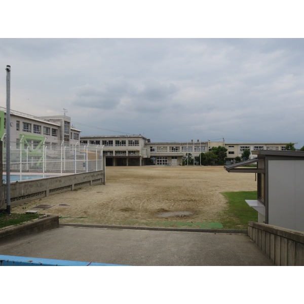 Primary school. 152m to Katano Municipal Hoshida elementary school (elementary school)