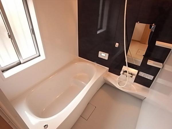 Same specifications photo (bathroom). Comfortable bathroom with a bathroom drying