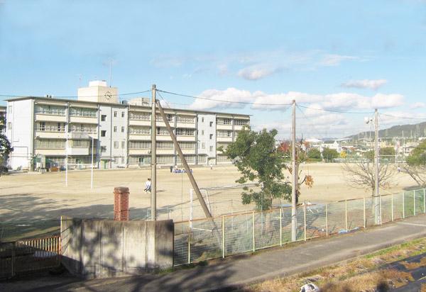 Junior high school. Katano 1520m to stand fourth junior high school