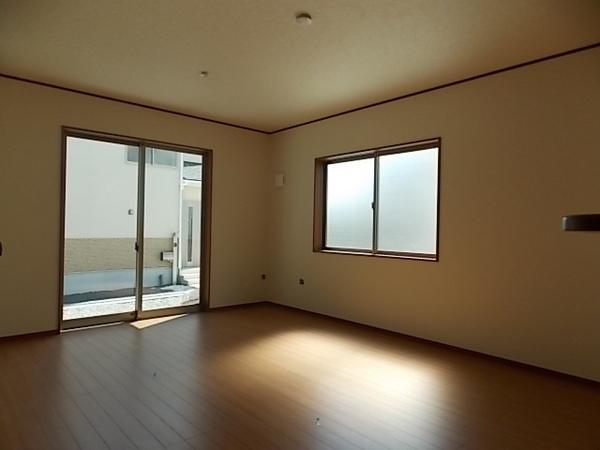Living. Comfortable and welcoming spacious living room is the space of the family of the rest ☆