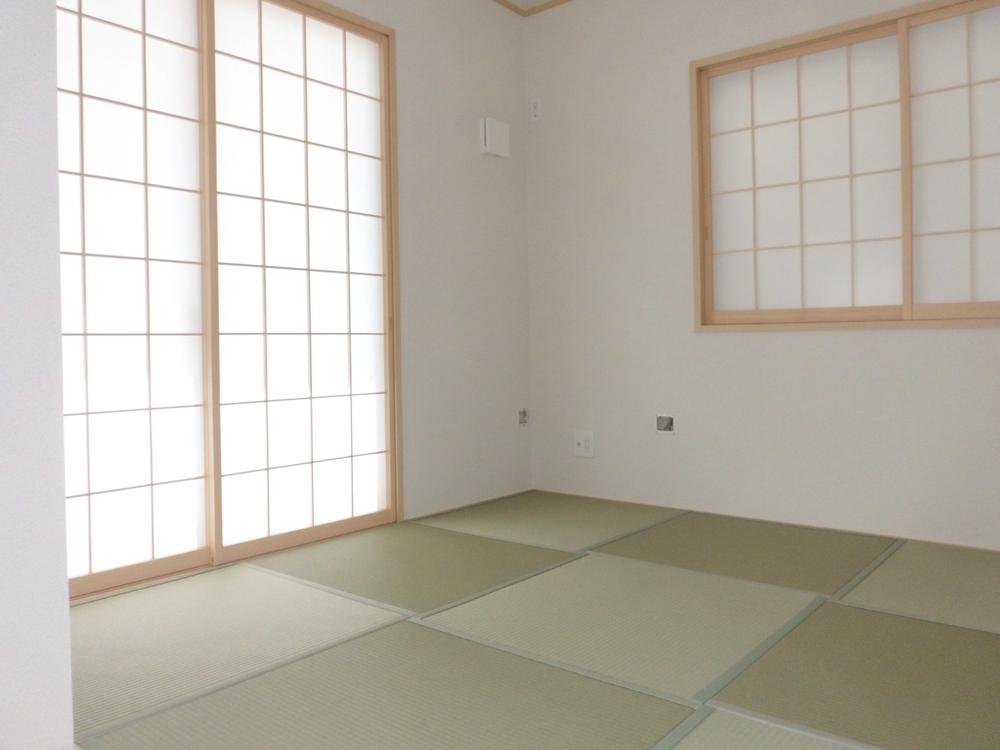 Other introspection. Japanese-style room that can cope with sudden visitor This space is calm and the tatami of incense