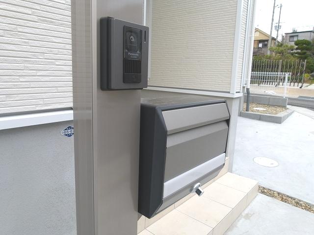 Local appearance photo. Dial-locking the front door post and the TV monitor interphone standard installation