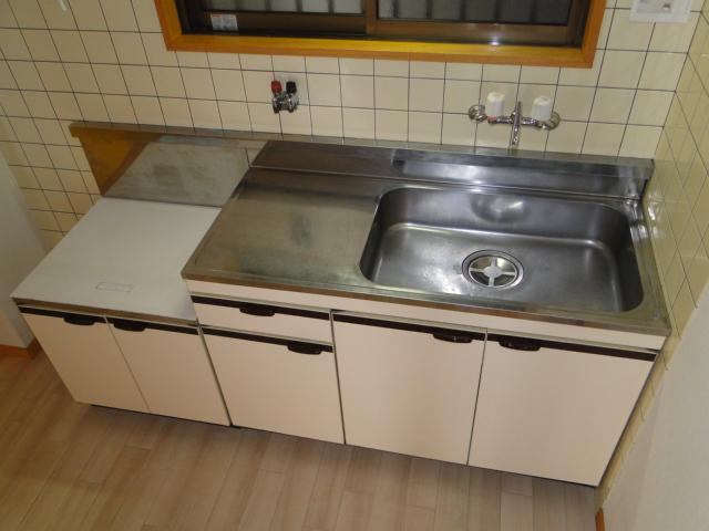 Kitchen. It is also likely to increase the repertoire of gas stove can be installed a cuisine
