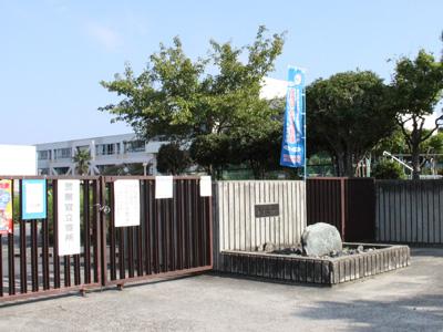 Primary school. And 300m elementary school is also near to Katano Municipal Kuraji Elementary School, Your child is also safe!