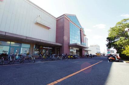 Shopping centre. Al ・ Until Plaza Hirakata 2161m