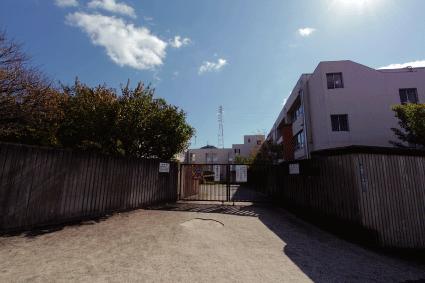 Primary school. Katano Municipal Kuraji to elementary school 596m