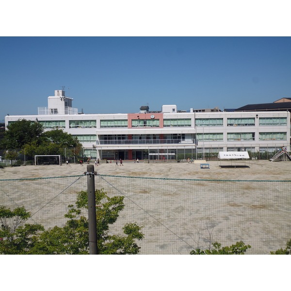 Primary school. Katano TatsuAsahi to elementary school (elementary school) 423m
