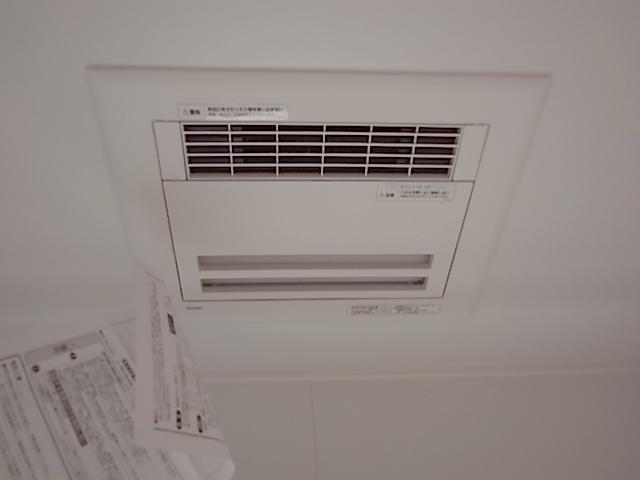 Cooling and heating ・ Air conditioning. Same specification bathroom heating dryer