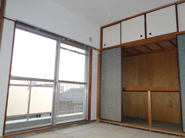 Other room space. Japanese-style room 4.5 Pledge facing the dining