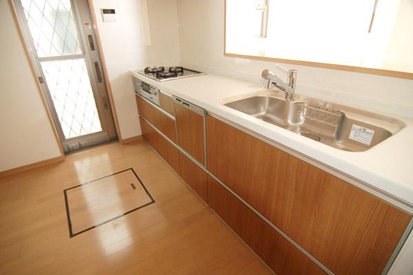 Same specifications photo (kitchen). Storage convenient pantry and dishes ・ Kitchen with a good command of the clean up smoothly You can choose to fit the needs of your wife.