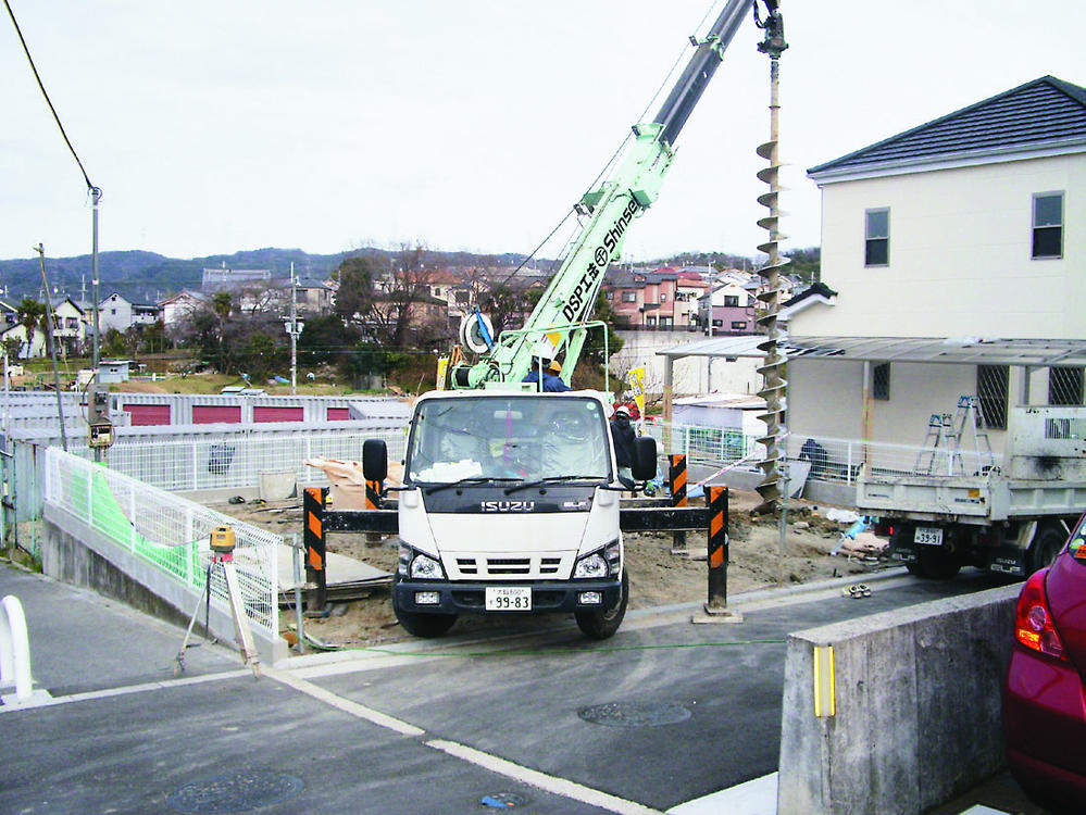 Other. Underground 2 ~ 3m up to 25 ~ Creating a strong ground driving the improvement pile of 30 pieces of concrete.