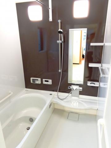 Same specifications photos (Other introspection). Same type other properties bus