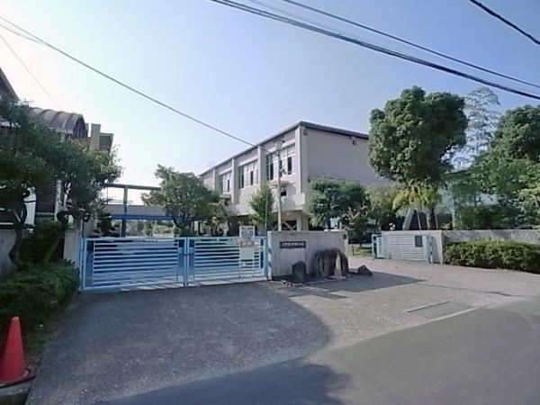 Primary school. Kozu until elementary school 560m