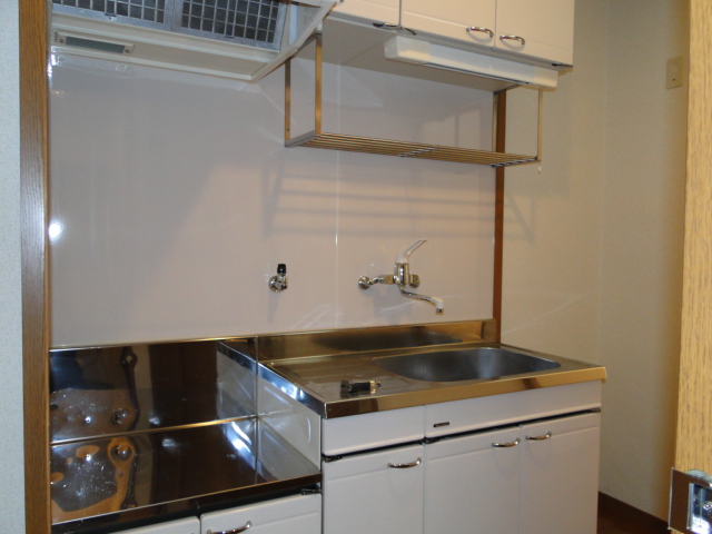 Kitchen. 2-neck is a gas stove can be installed in the kitchen