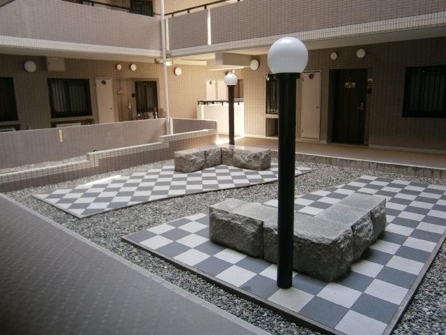 Entrance. There is a sense of luxury in the stylish courtyard! !