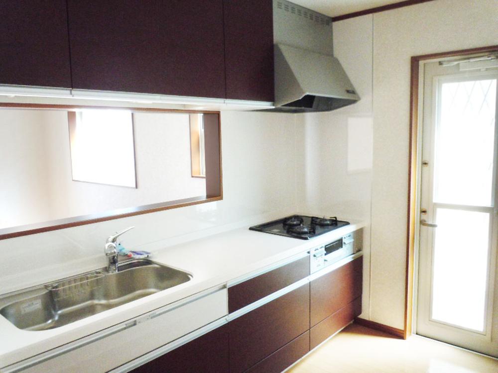 Same specifications photo (kitchen). Because face-to-face kitchen, Also impetus family and conversation during cooking. (The company example of construction photos)