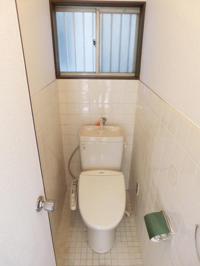 Toilet. First floor toilet