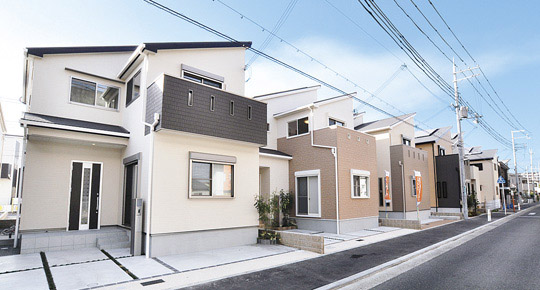 Local appearance photo. Rooftops of local single-family district District. One type of independent Japanese-style, One type of sum dining, Full of sense of openness Western-style type, etc., Stand each mansion firm concept, Create a floor plan based on it. Lined full of personality home