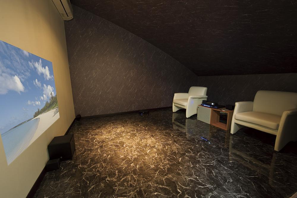 exhibition hall / Showroom. exhibition hall. Home theater room. Soundproofed, Movies and music that can be enjoyed on a large volume. Is Why proposal of this room?