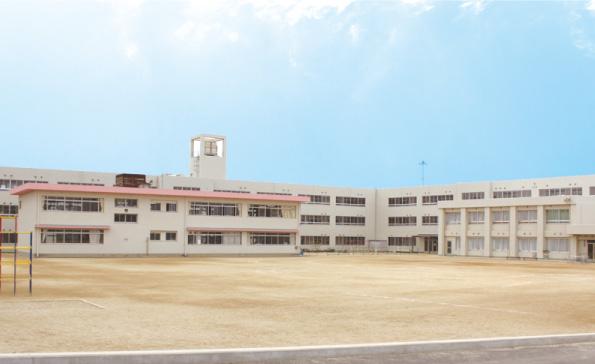 kindergarten ・ Nursery. Kishiwada 550m walk about 7 minutes to stand Chaoyang kindergarten. There is also a joint event of the elementary school because there is a kindergarten building in the Chaoyang Elementary School, Communication skills beyond the age attaches to only.