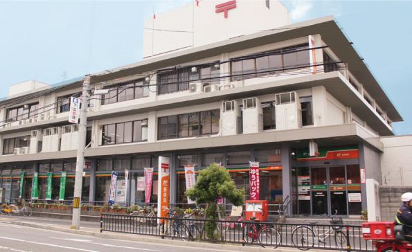 post office. Kishiwada 570m walk about 7 minutes to the post office. Receipt of mail and luggage ・ Is a convenient post office, which is doing the delivery, "Yu-Yu window" is free for 24 hours.