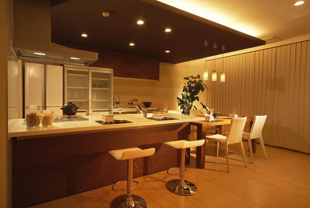 exhibition hall / Showroom. When you change the brightness of the lighting in the daytime and night, You get so much atmosphere. Or evening drink in your couple, It is a proposal of a new use of the counter kitchen. (exhibition hall)