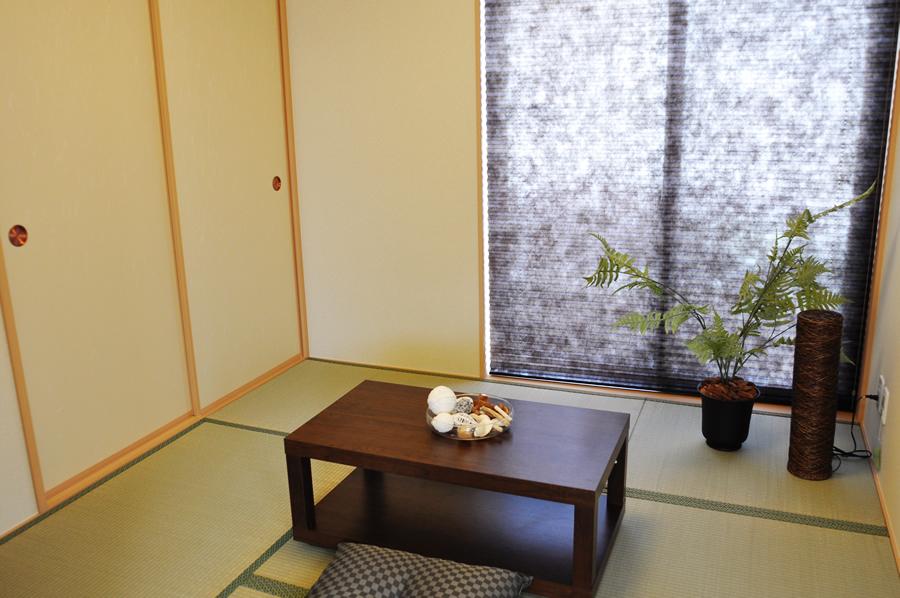 Non-living room. Japanese-style room that follows from the living room, It is also useful to steep visitor. (No. 1 destination local model house / Shooting on site)