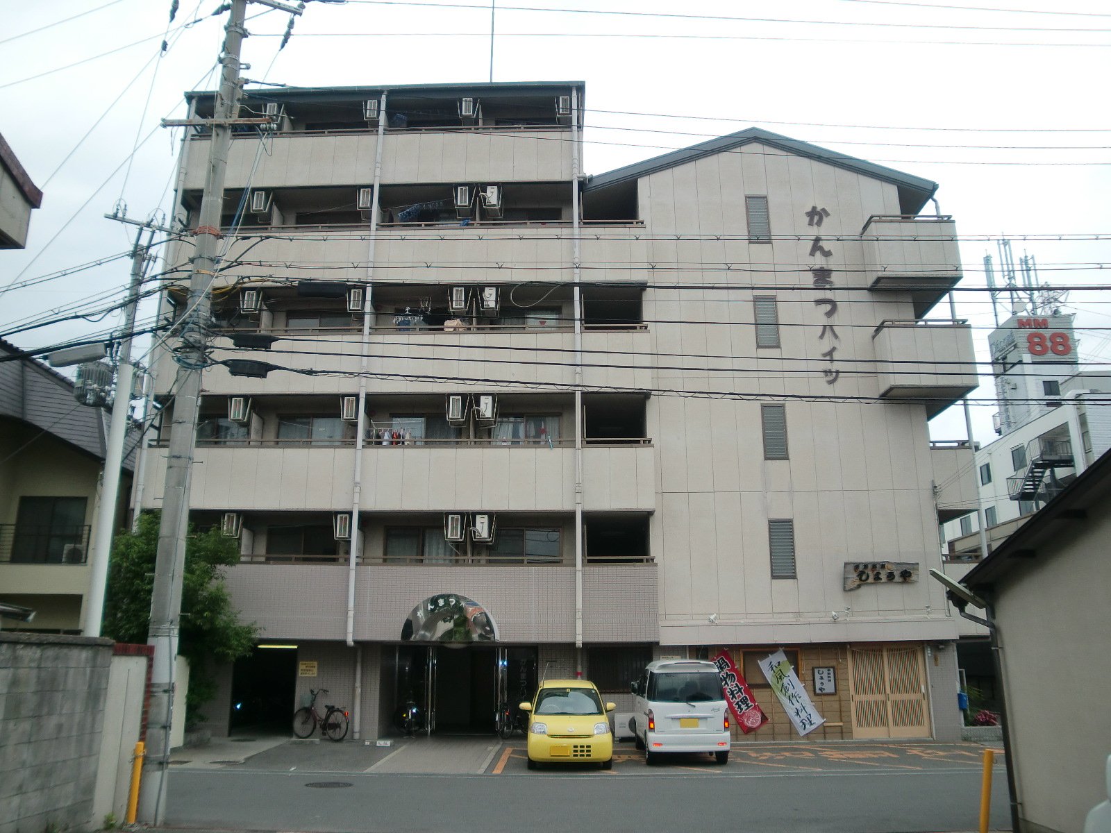 Building appearance. Elevator with Mansion