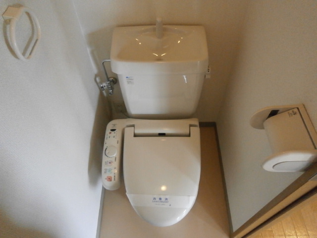 Toilet. Bidet