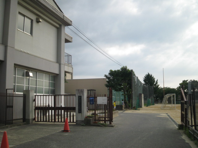 Junior high school. Kishiwada City Tateyama 1009m up straight junior high school (junior high school)