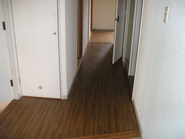 Other room space. Corridor