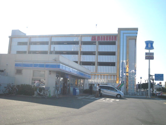 Convenience store. 454m until Lawson Komatsuri cho Minamiten (convenience store)