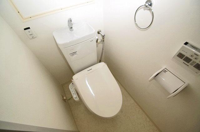 Toilet. cross ・ Floor CF re-covering