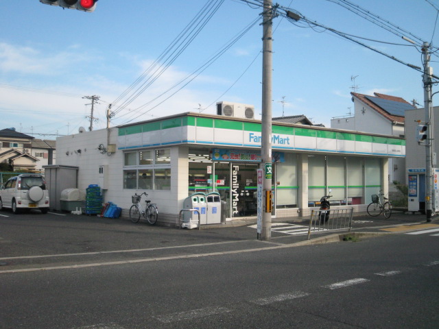 Convenience store. FamilyMart Kishiwada Habu Machiten up (convenience store) 375m