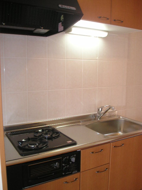 Kitchen. 2-neck with gas stove