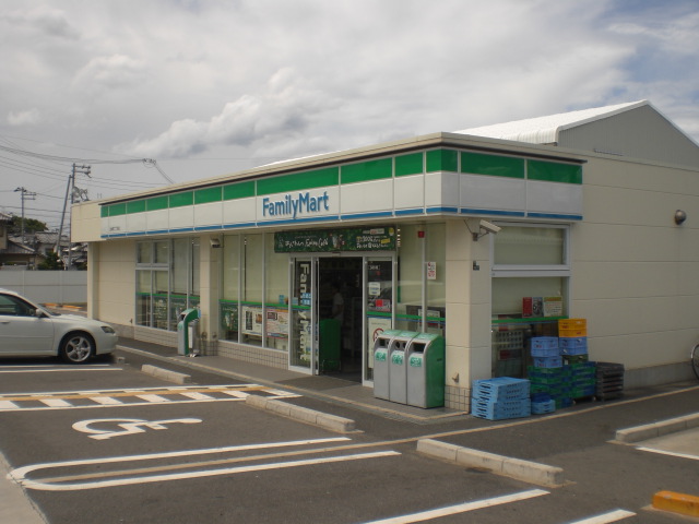 Convenience store. FamilyMart Yoshii-cho-chome store up (convenience store) 401m