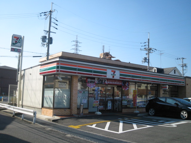 Convenience store. Seven-Eleven Kishiwada Shimoikeda the town store (convenience store) to 194m