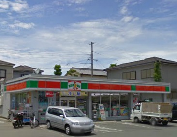 Convenience store. Thanks Kishiwada Uemachi store (convenience store) to 352m