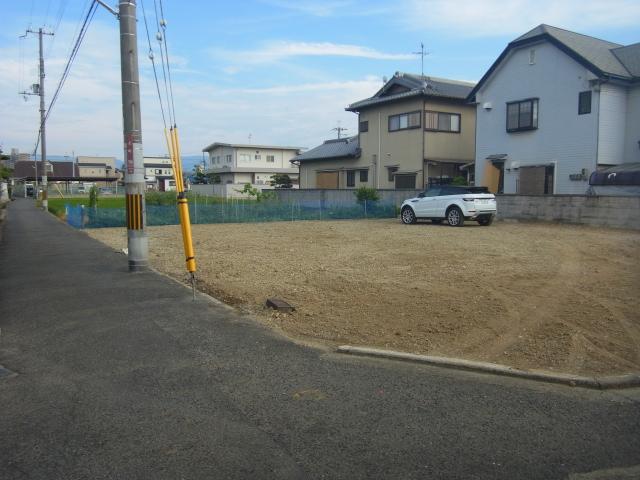 Local land photo. Local current situation is a vacant lot. I'd love to, Please your tour around.