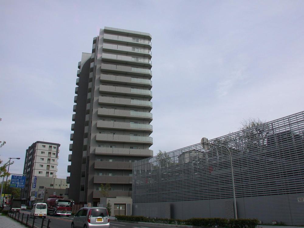 Local appearance photo. Local (June 2012) shooting