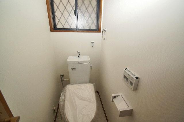 Toilet. cross ・ Floor CF re-covering / Toilet bowl ・ Beauty Toilette had made