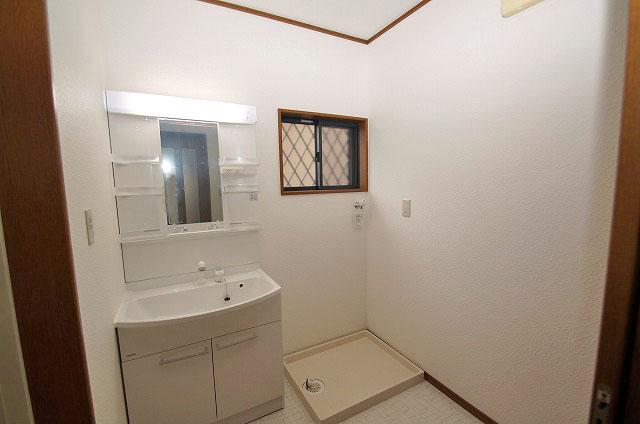 Wash basin, toilet. cross ・ Floor CF re-covering / Vanity had made