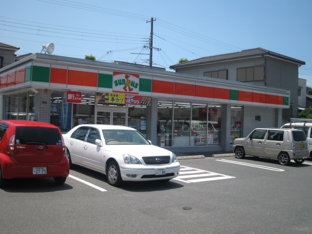 Convenience store. Thanks Kishiwada Uemachi store (convenience store) to 147m