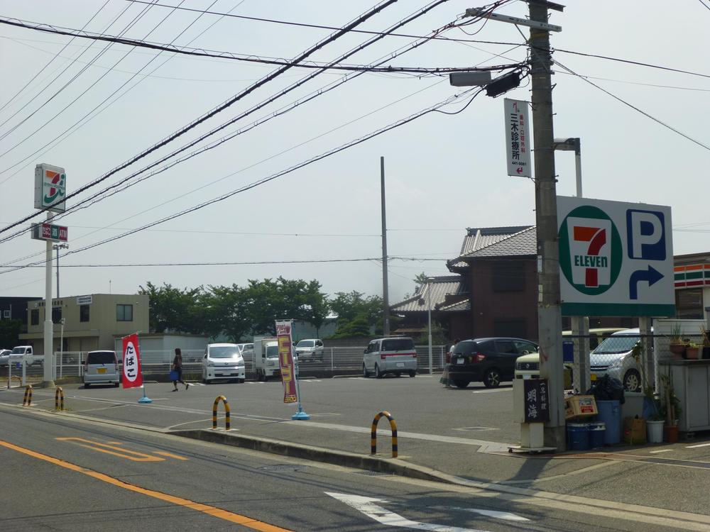 Convenience store. Seven-Eleven Kishiwada Komatsuri cho, 100m to the store