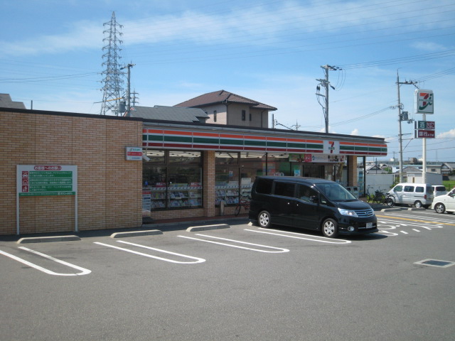 Convenience store. Seven-Eleven Kishiwada Kudamatsu Machiten up (convenience store) 234m