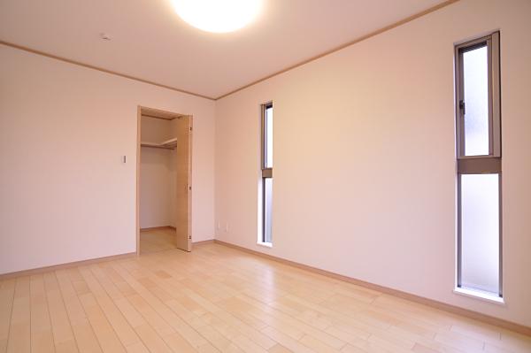 Non-living room. Plenty of the second floor of the living room is also housed in use in various ways. (Model house)